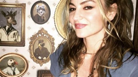 drea de mateo nude|Drea De Matteo Sexy Collection (21 Photos)